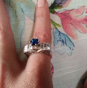 14k gold. White and blue sapphire gemstone